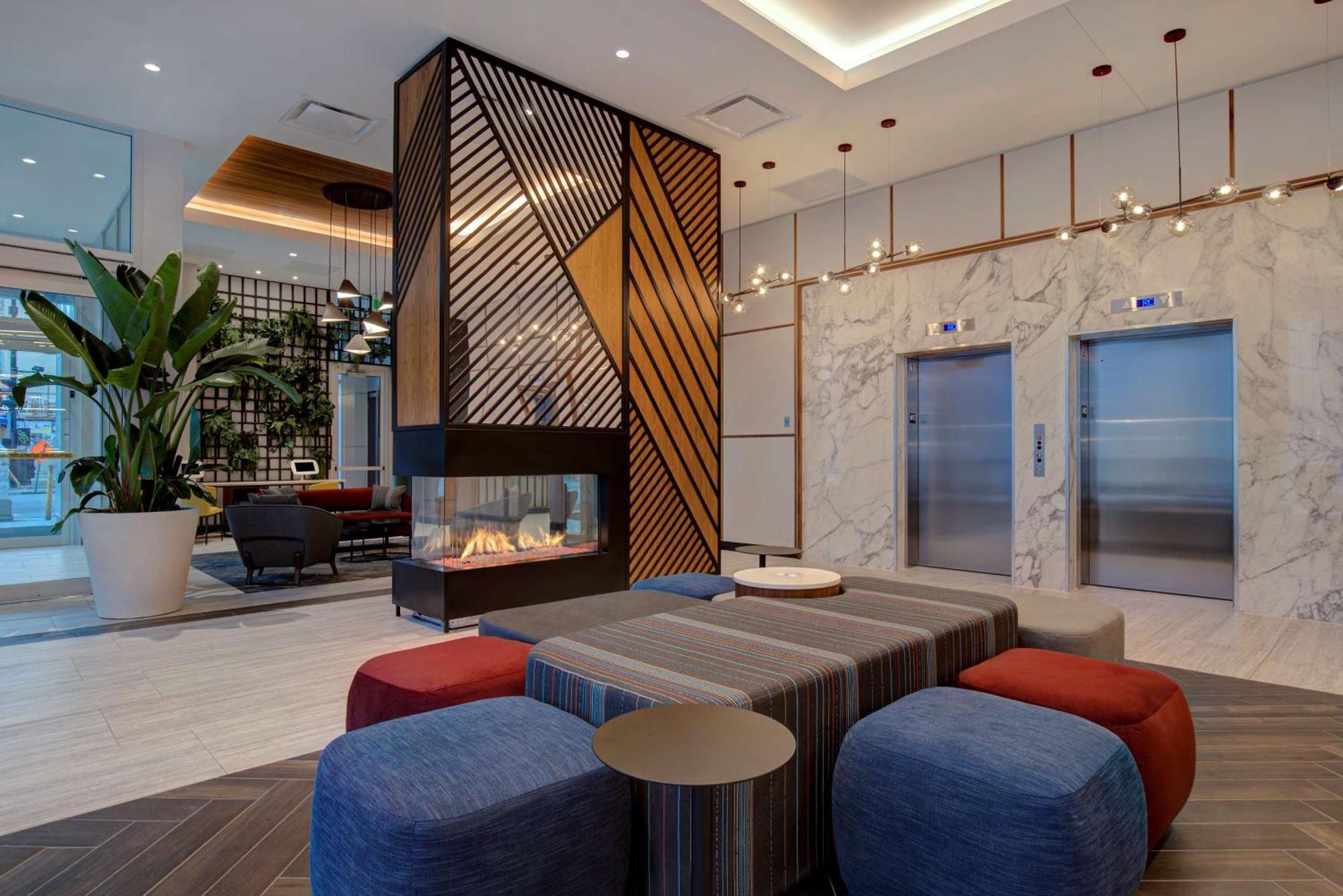 Hampton Inn Montreal Downtown, Qc Exterior foto